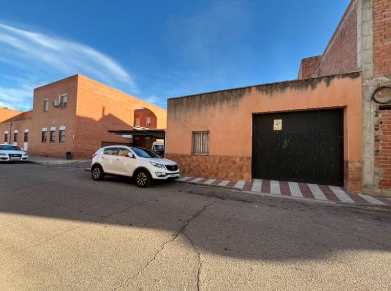 CL DIAZ CARMONA 15, 06410 SANTA AMALIA - Imagen 1