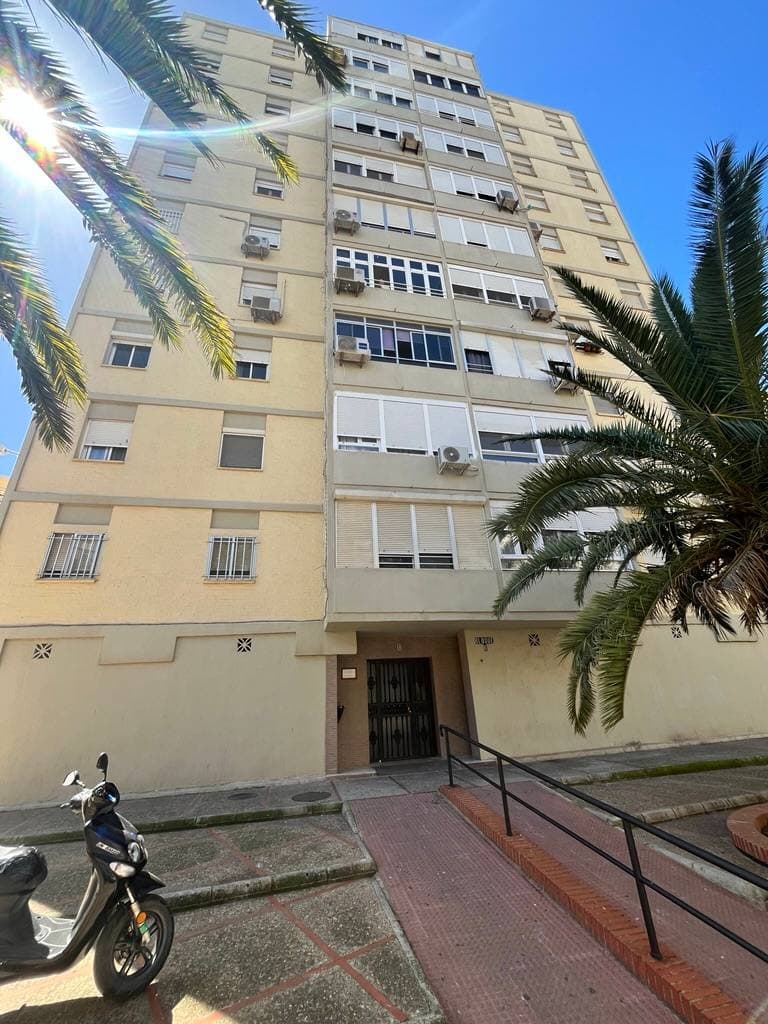 AV DUQUE DE ARCOS 6, 5, A 11100 SAN FERNANDO
