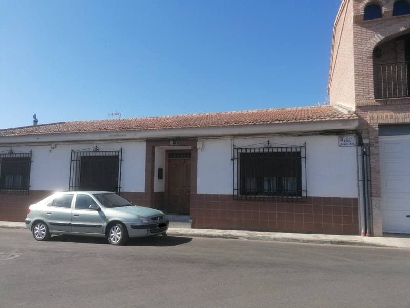 CL LOS SAUCES 1, 13650 PUERTO LAPICE