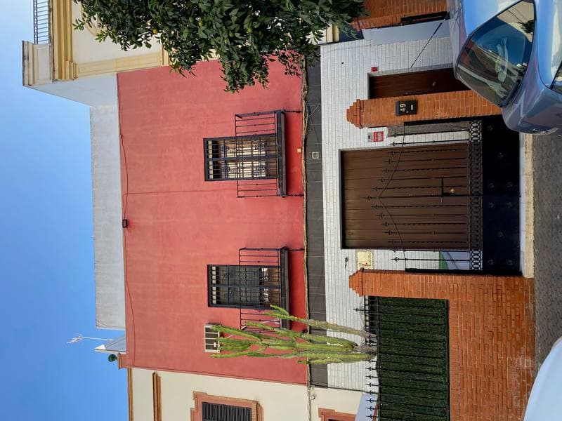 CL BEATRIZ DE SUABIA 49, 41005 SEVILLA