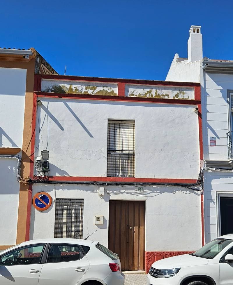 AV JUAN CARLOS I 51, 41840 PILAS