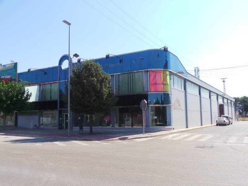 NAVE INDUSTRIAL DE PLANTA BAJA y un altillo en su parte delantera en Villena, Avenida de Alicante nº 75 - Imagen 1