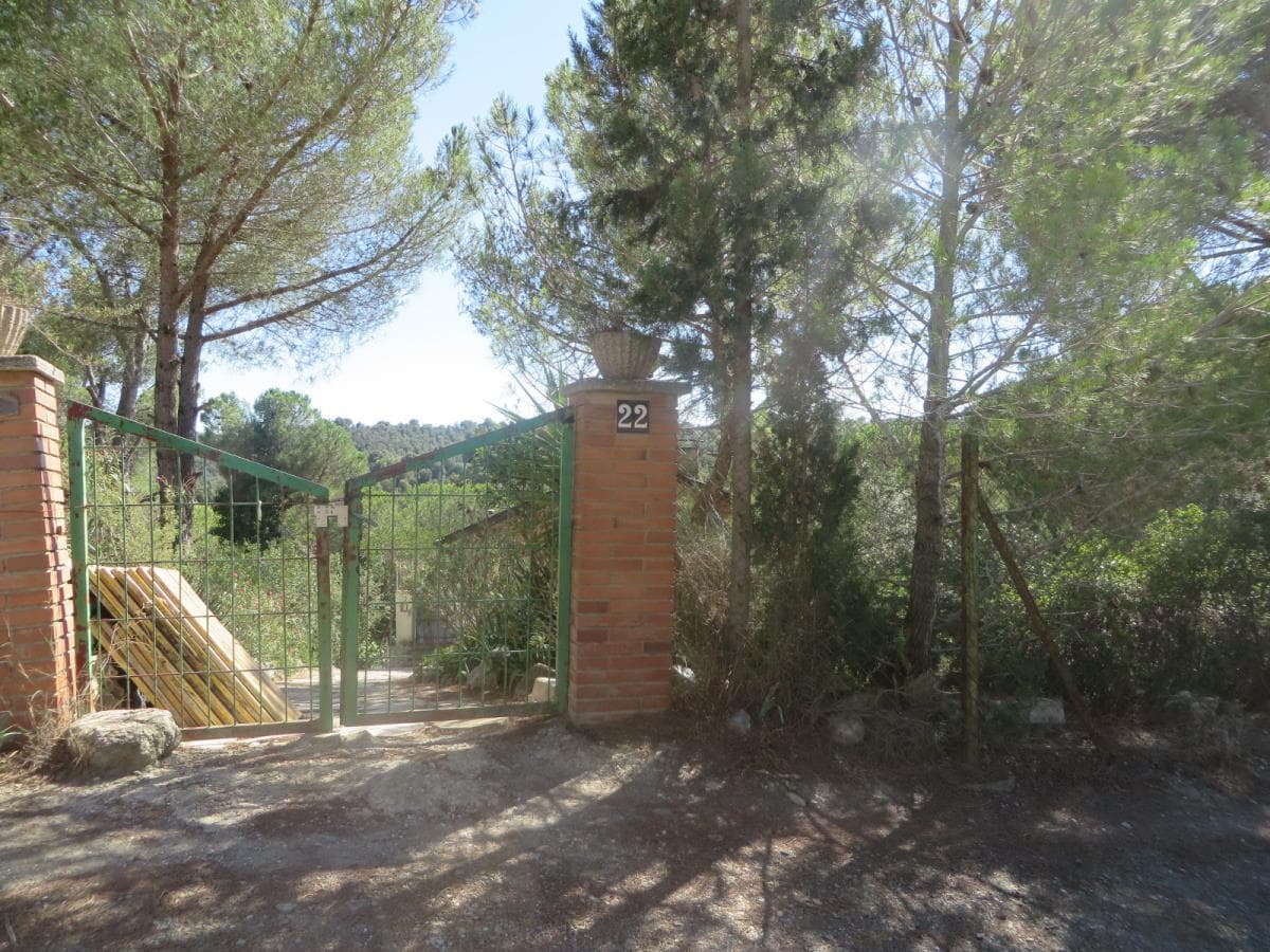 “URBANA.- CASA, destinada a VIVIENDA UNIFAMILIAR, construida sobre un solar para edificar, sito en término de Pierola, partidas "Montaña d’en Farre", "Eubaga de la Font de la Teula", "La Parellada" y "Camp de l'Era"de figura irregular, hoy de la Urba - Imagen 1