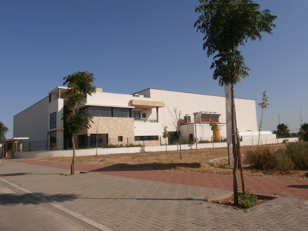 URBANA: Parcela de terreno procedente de las parcelas 1.1, 1.2 y 1.3 del parque tecnológico agroalimentario de Jerez de la Frontera. Tiene una superficie de cinco mil doscientos catorce metros y sesenta y cinco decímetros cuadrados y una edificabilid - Imagen 1