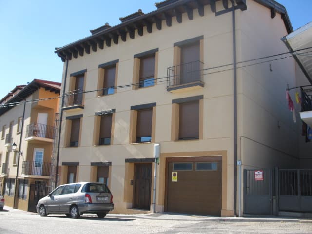 CL SANTIAGO APOSTOL 20 00 01 - Imagen 1
