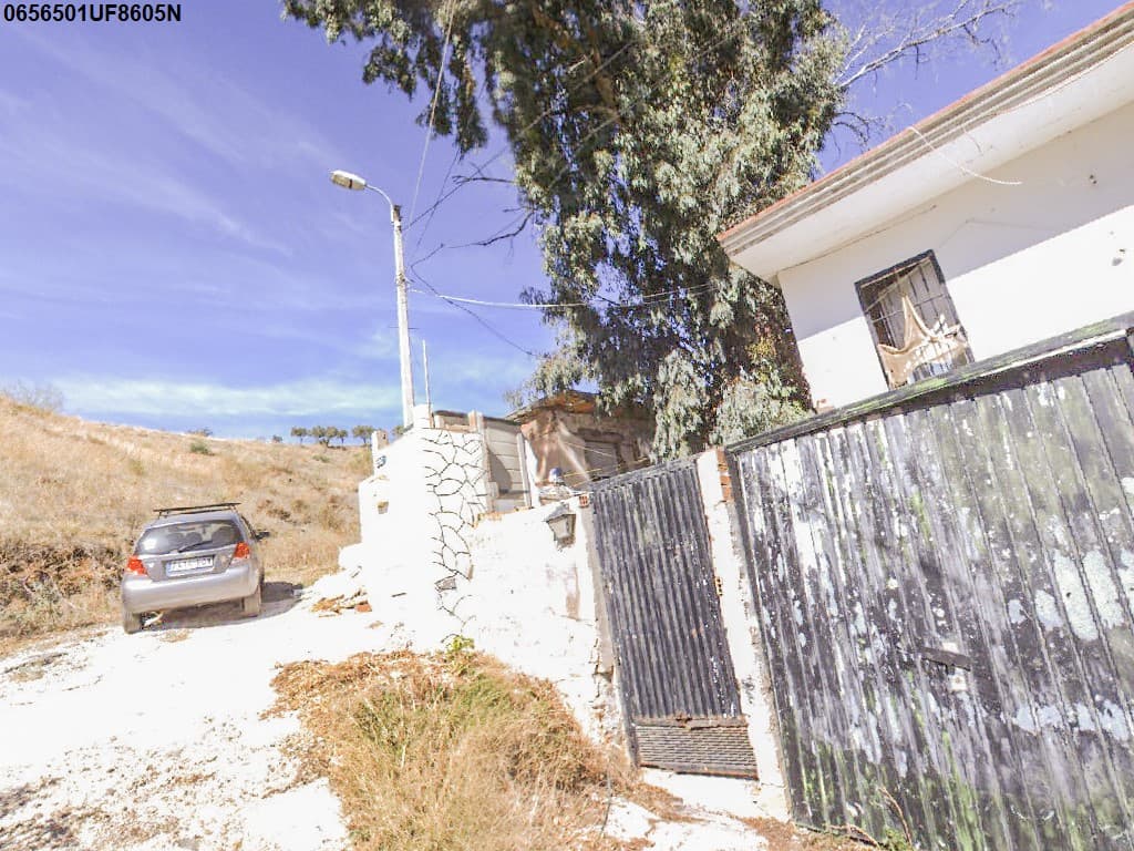 Vivienda señalada con el número veintisiete D de la calle El bombo, de Málaga, construida sobre un solar de ciento treinta y seis metros cuadrados, en el que ocupa una superficie de cincuenta y cuatro metros cuadrados destinándose el resto de la mism - Imagen 1