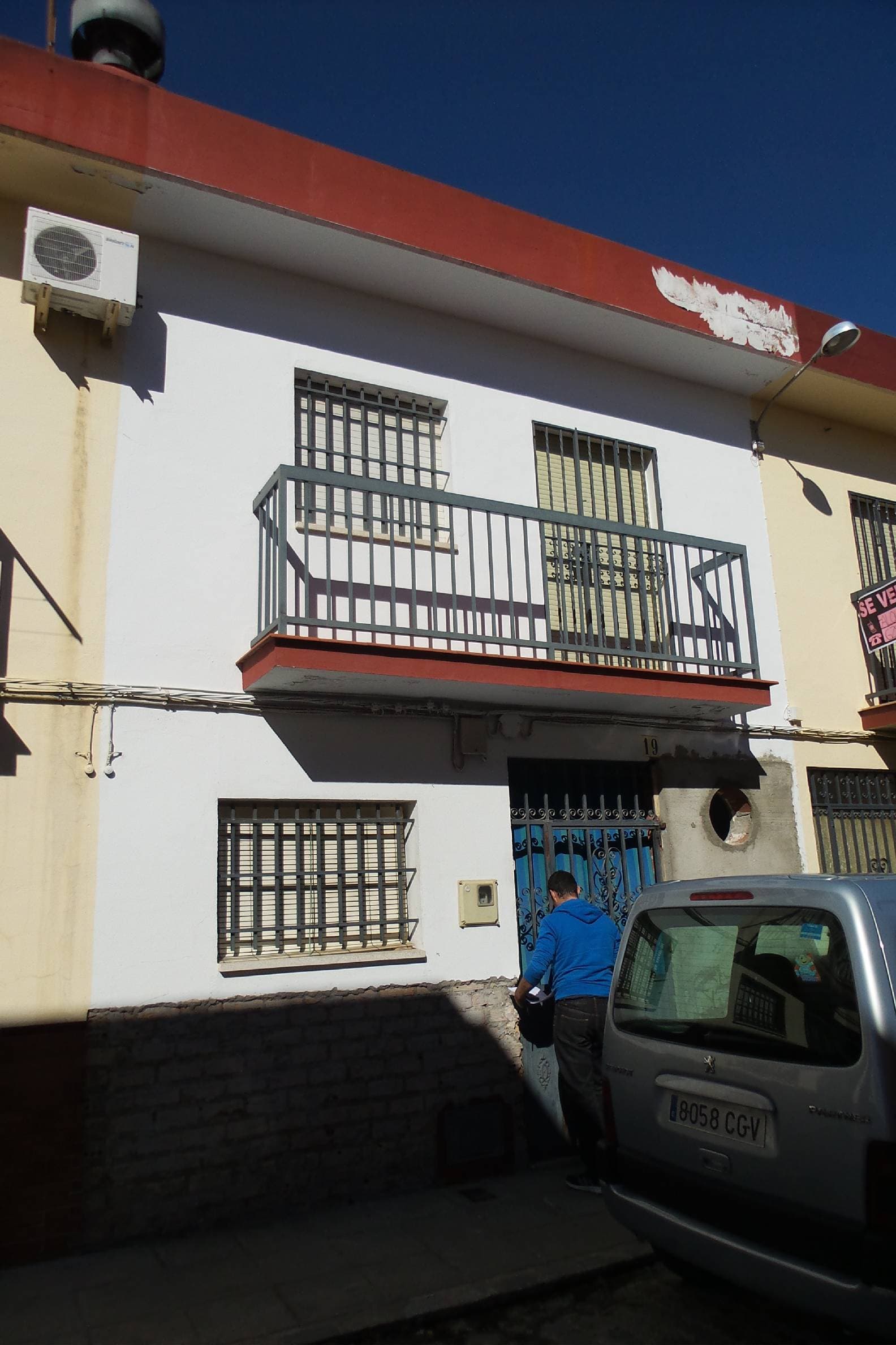 FINCA: "URBANA: Número dos. Vivienda unifamiliar número nueve, en el paraje urbano Los Abades y Olivar, Kilómetro cero, novecientos veinticinco de la carretera SE-quinientos veintiuno Gerena-Aznalcollar en término de Gerena, en la Barriada de Trianil - Imagen 1