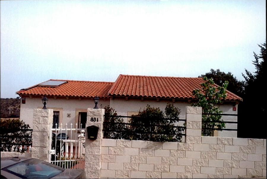 VIVIENDA UNIFAMLIAR AISLADA CON GARAJE, que consta de plantas semisótano y baja. CL MADROÑO (DEL) 35 PARCELA 831 - Fuentenovilla (Guadalajara) - Imagen 1