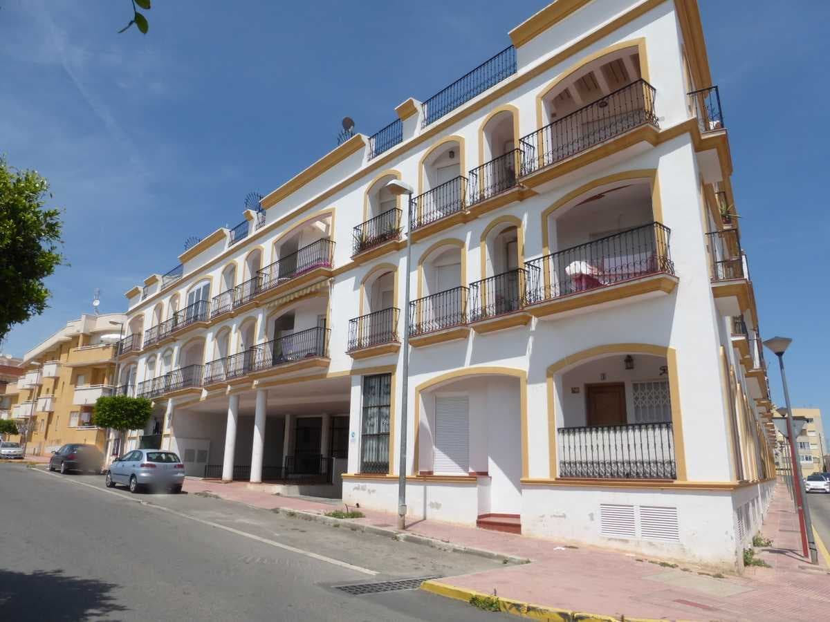 Vivienda, señalada con el número 4, sita en la planta segunda de la fase A, con acceso independiente a través de las zonas comunes del edificio, distribuida en distintas dependencias y servicios, con una superficie construida incluida ala parte propo - Imagen 1