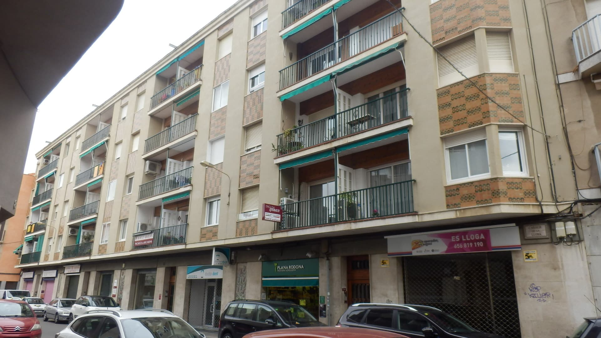 URBANA: ENTIDAD NÚMERO VEINTISIETE. Vivienda primera, planta tercera, del edificio de la calle de La Luna, número seis de esta villa. Tiene una superfície construida aproximada de ochenta metros con cincuenta y dos decímetres cuadrados. - Imagen 1