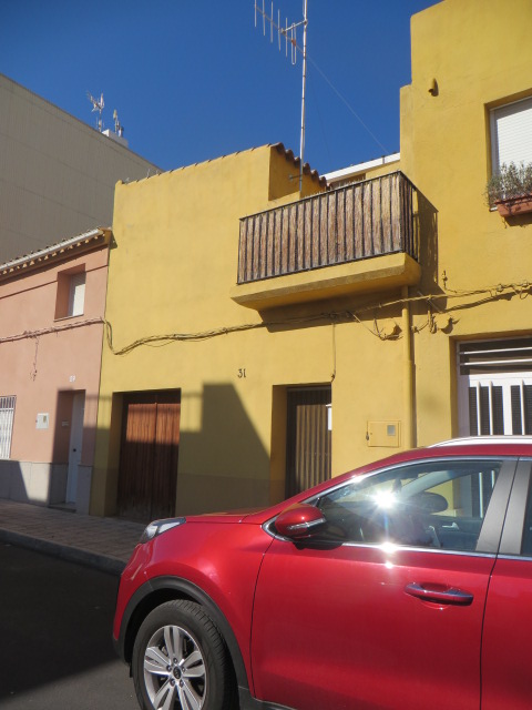 URBANA Nº 1 .- Casa habitación de planta baja, sita en Torreblanca calle Sichar, 31. La descripción más extensa consta en el correspondiente título. Referencia catastral:1660312BE6516D0001HL Finca Registral: Inscrita la hipoteca en el Registro de la - Imagen 1