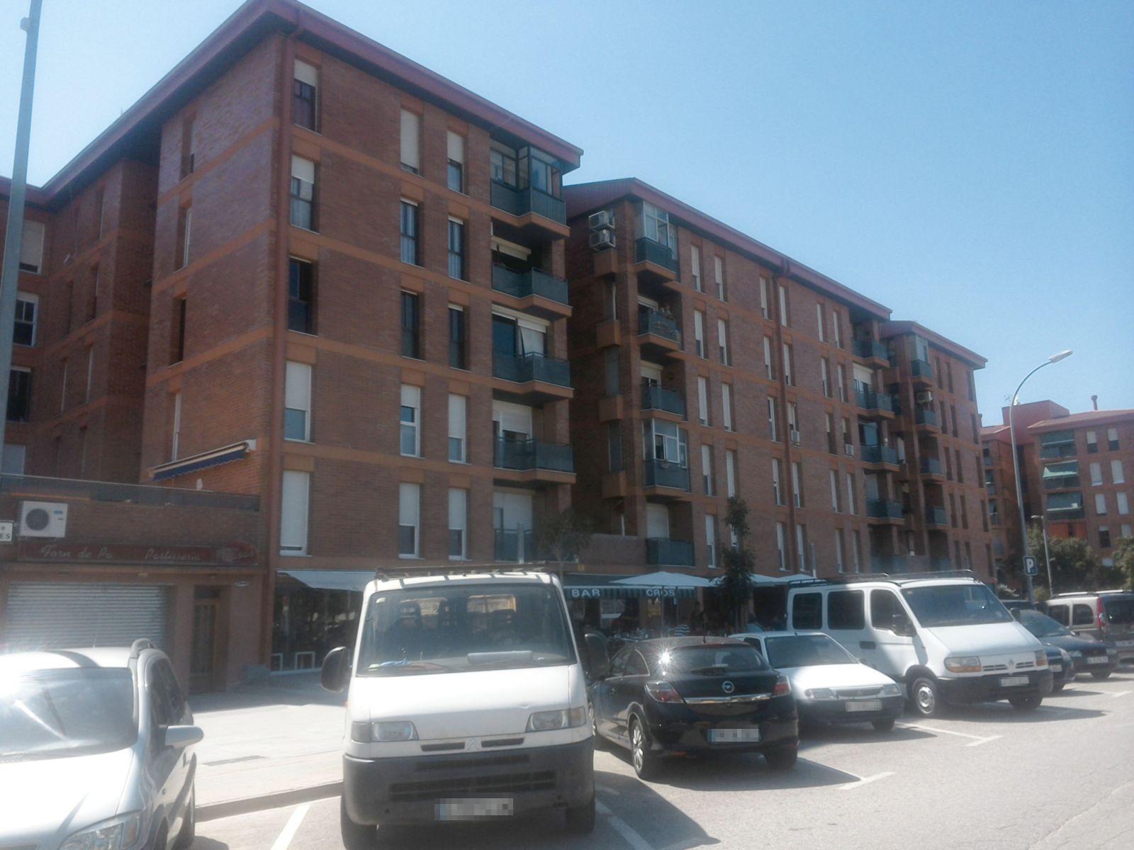 DESCRIPCIÓN DE LA FINCA HIPOTECADA: URBANA: DEPARTAMENTO. VEINTINUEVE.- Vivienda piso segundo, puerta tercera, de la escalera B, del edificio sito en Argentona, Urbanización Sant Miquel del Cros, primera fase, bloque tres; consta de recibo, comedor-e - Imagen 1