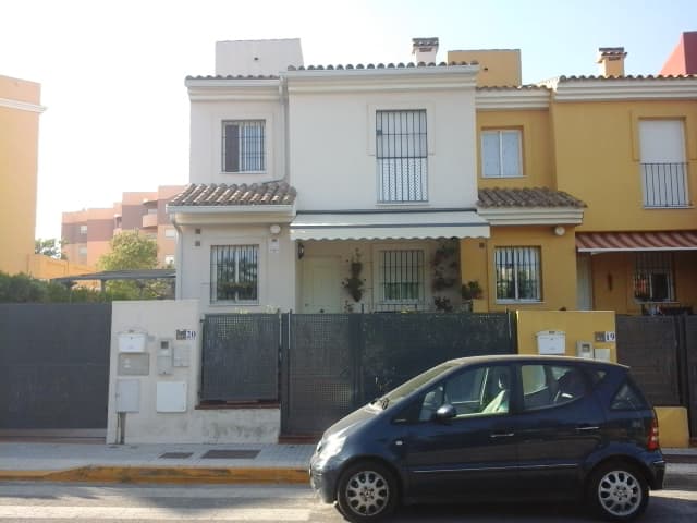 Vivienda unifamiliar de tres plantas en San Juan de Aznalfarache- Sevilla -, con 167 metros cuadrados construidos. URBANA: URBANA.- TRECE. Vivienda unifamiliar número trece, del Conjunto, sobre la parcela 5.3 del Plan Parcial 1-A, tipo E, Montelar 3ª - Imagen 1