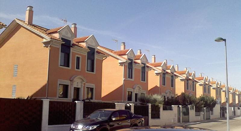 URBANA FINCA NUMERO OCHO, en la calle Luis de Góngora, NÚMERO 44 de Zamora, VIVIENDA UNIFAMILIAR LIBRE CON GARAJE Y JARDIN, al sitio de LOS NAVAJOS, perteneciente a la Urbanización Siglo XXI (4ª Fase). - Imagen 1