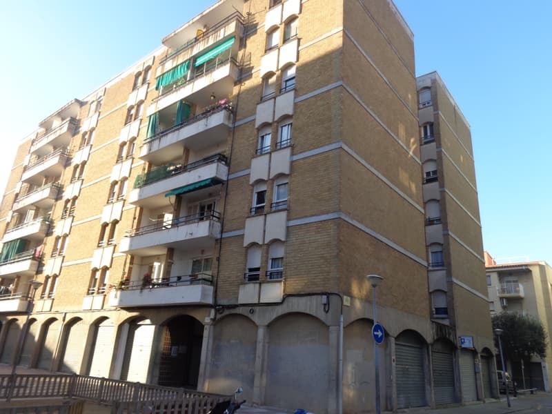 Urbana. Número Treinta y ocho. Vivienda puerta segunda del piso sexto de una casa sita en Salt, número 6 del Passatge Elisenda de Montcada. - Imagen 1