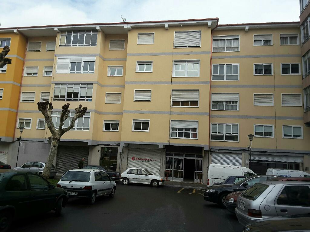 Local situado en la planta de sótano del edificio o bloque número uno, término de Ervedelo, hoy rúa Isaac Piñeiro Varela número once, de esta ciudad de Ourense. - Imagen 1