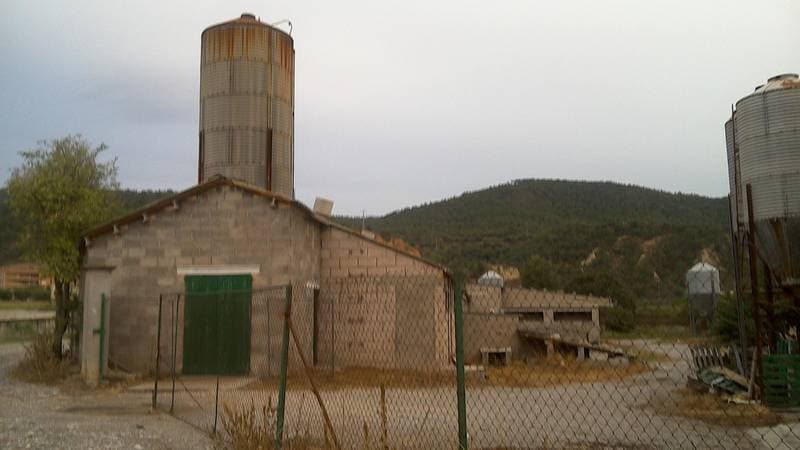 FINCA RÚSTICA CON 3 EDIFICACIONES QUE CONSTAN EN LA DESCRIPCIÓN - Imagen 1