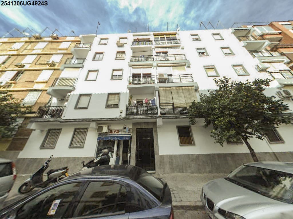 URBANA: Piso bajo exterior tipo E, de la casa marcada con el nº 38, antes 30, de la calle José María Valdenebro en Ciudad Jardín, de Córdoba. Tiene una superficie útil de 54,07 m2. Linda, por su derecha, entrado al mismo, con el piso bajo exterior ti - Imagen 1