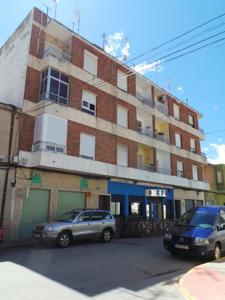 URBANA 14).- Tercero Izquierda, visto desde la calle del zaguán segundo. VIVIENDA de protección oficial de promoción privada, del edificio en Catral, calle F. Bernabé Ferrández, 2. Está situada a la derecha subiendo por la escalera. Consta de varias - Imagen 1