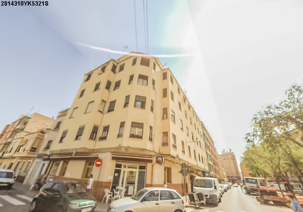 URBANA: NUMERO CUATRO. Piso primero en alto interior, del edificio sito en esta capital, calle Hermanos Vilafaña, sin número; es del tipo B. Tiene su entrada independiente desde la indicada calle de su situación por el zaguán y escalera de uso común. - Imagen 1