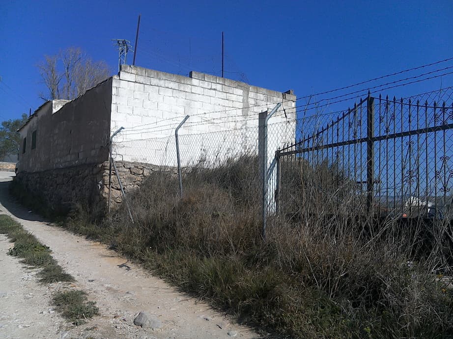 URBANA. SOLAR, SITUADO EN CALLE REHOYADA, EN TÉRMINO MUNICIPAL DE ALMOGÍA, MÁLAGA, con una superficie de dos mil doscientos cinco metros cuadrados. Linda: por su Frente al Norte por donde tiene su entrada con la calle Rehoyada, por el Sur y Oeste, co - Imagen 1
