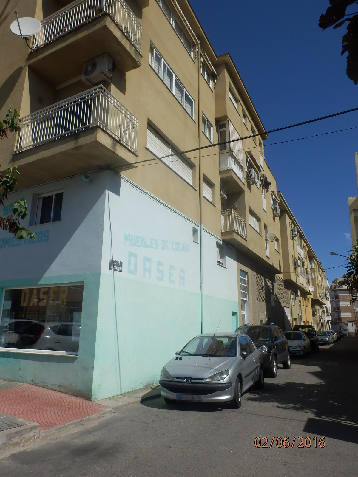 DEPARTAMENTO LETRA A .EN PLANTA 1ª del edificio sito en villa de Navalmoral de la Mata nº 8, con acceso directo e independiente por esta misma calle y número a través del portal del centro mirando desde la fachada principal del edificio, tambiénd eno - Imagen 1