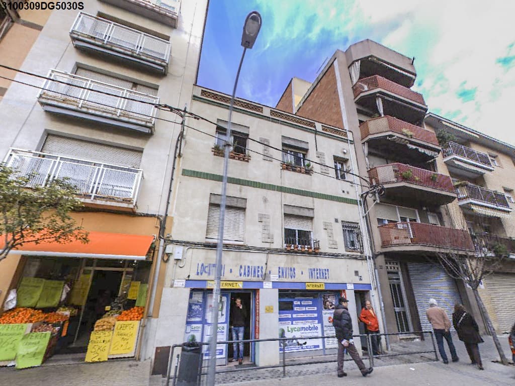 URBANA: DEPARTAMENTO OCHO: Vivienda piso segundo puerta primera, escalera B de la casa sita en esta ciudad, en la Ronda del Dr.Ferra veinticuatro. Compuesta de varias dependencias y servicios, ocupando la superficie construida de sesenta y ocho metro