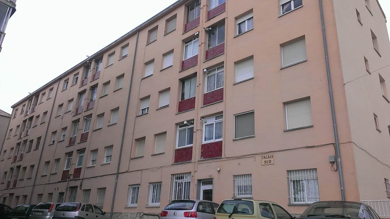 Vivienda denominada número Veintisiete, en el tercer piso del edificio sito en La Bisbal, en calle sin nombre, con salida a la calle Santa Llucia, hoy Germans Ferrer, número once, piso tercero, puerta primera, de superficie construida SETENTA Y UN ME - Imagen 1