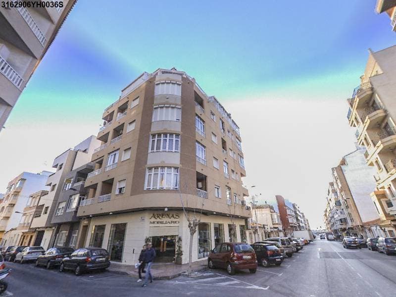 FINCA Nº 86546 (Reg. Prop. De Torrevieja 2). URBANA.- 4.- En el edificio sito en Torrevieja y su calle del Huerto, número veintinueve, esquina a calle Diego Ramírez, vivienda tipo C en planta primera, es la tercera o última de derecha a izquierda seg - Imagen 1