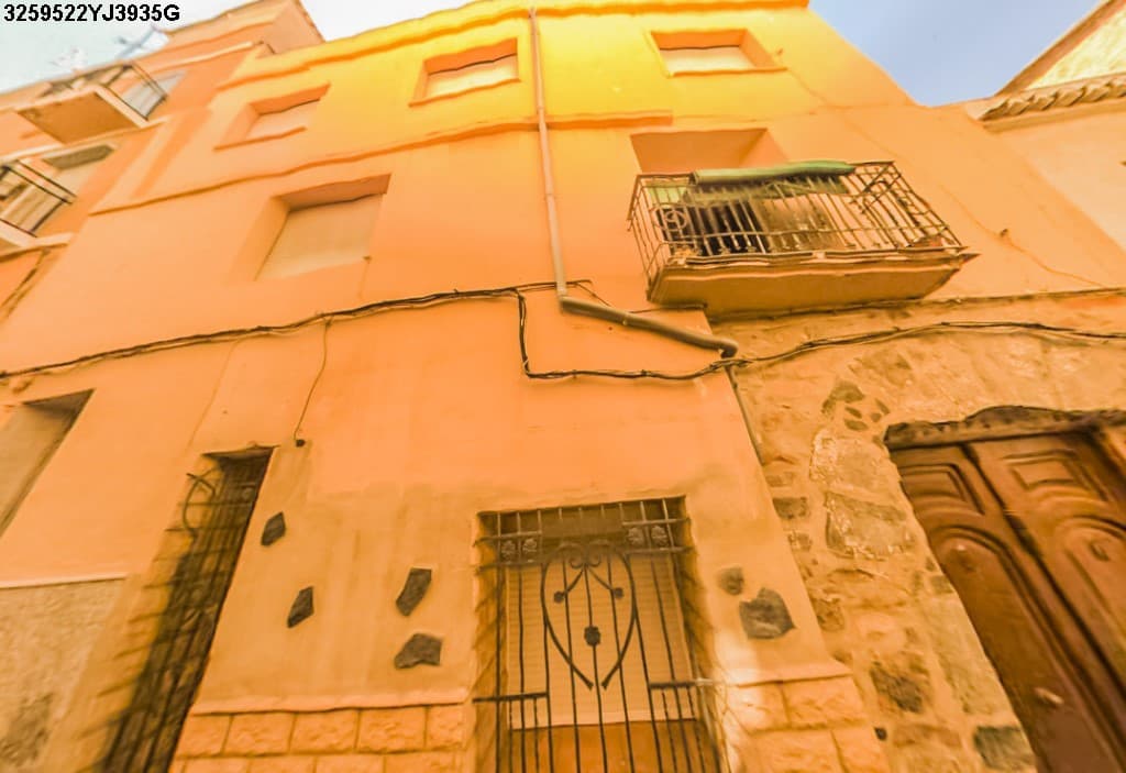 URBANA.- Vivienda en planta baja de la casa señalada con el número veintidós de la calle Na Marcena, de esa ciudad de Sagunt, - Imagen 1