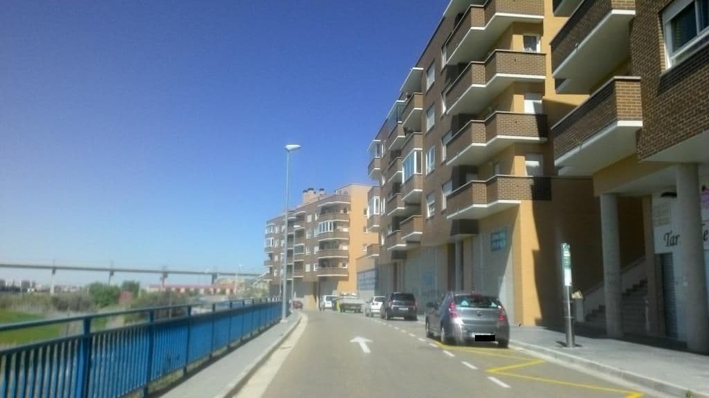 Vivienda sita en la C/ Europa núm. 23, esc. 1ª, 2º A de Cuarte de Huerva, con una superficie util y protegible de 90 metros cuadrados. Con anejos inseparables: * Plaza de aparcamiento núm. 64 en planta baja, con una superficie de 22,19 metros cuadrad - Imagen 1