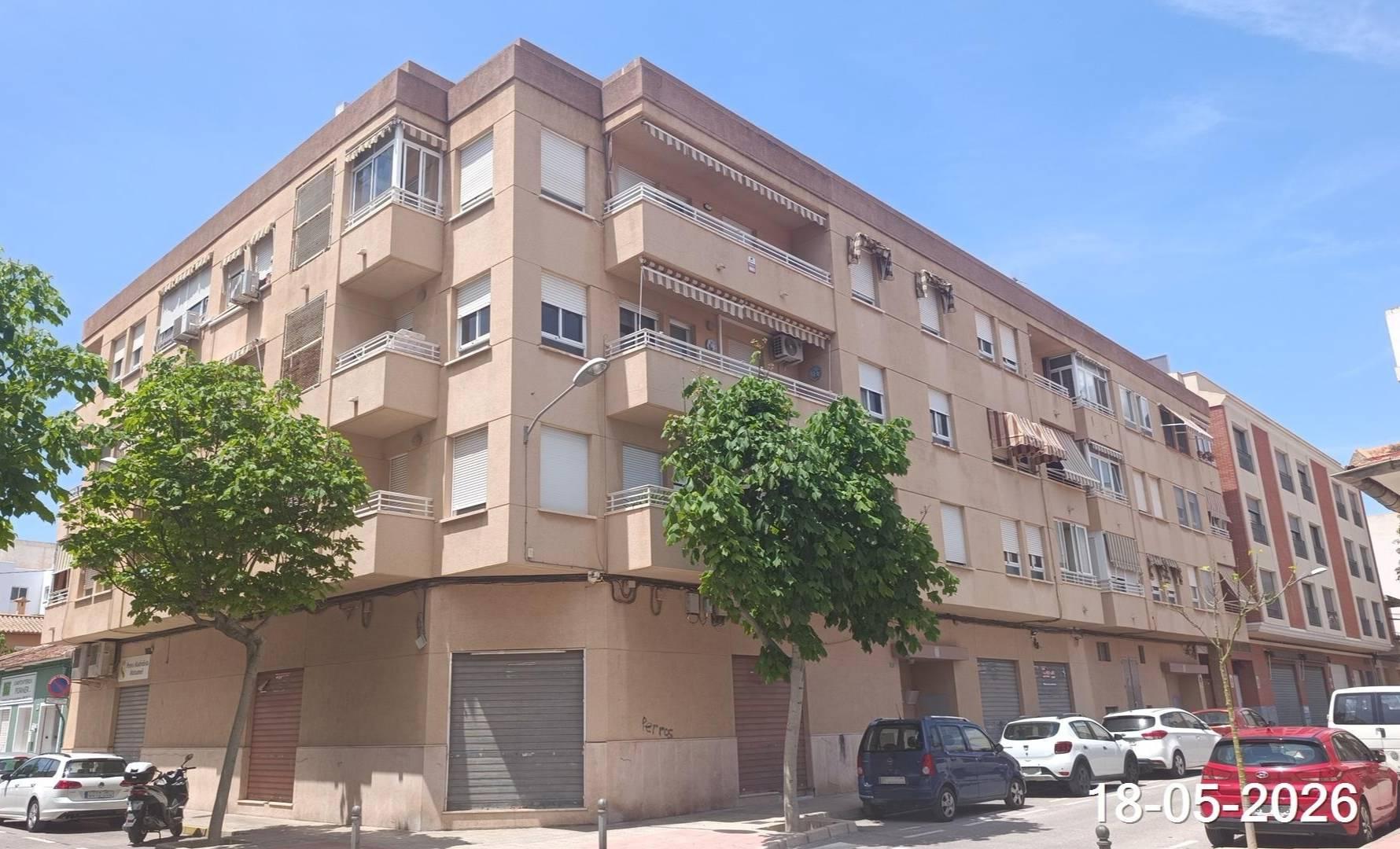 100,00% de Propiedad plena de URBANA: UN ENTERO CIENTO VEINTIUNA MILESIMAS POR CIENTO, DEL LOCAL DESTINADO A GARAJE EN LA PLANTA SOTANO, DEL EDIFICIO SITUADO EN MUTXAMEL, CALLE PEDRO CANO IZQUIERDO CON VUELTA A CALLE VIRGEN DE LORETO, CON DOS PORTALE - Imagen 1
