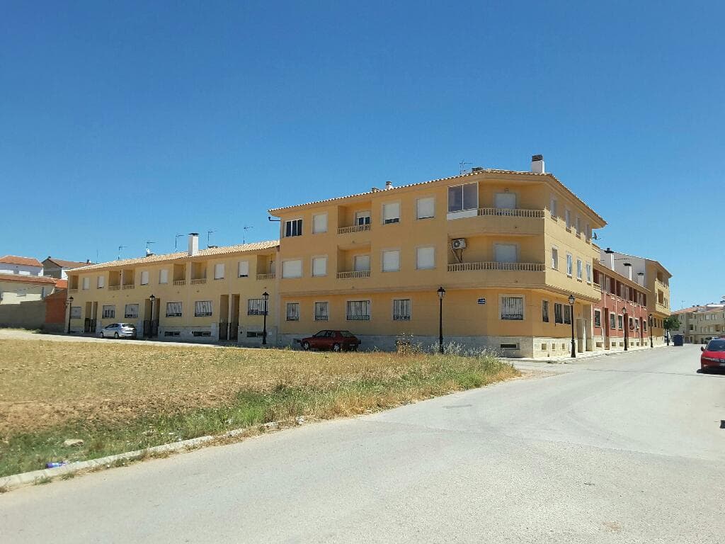 100,00% de Propiedad plena de URBANA: Plaza de garaje: Número de la Propiedad Horizontal 10. Situada en TARAZONA DE LA MANCHA en CALLE DOCTOR MARAÑON en planta sótano, del conjunto de edificación situado en la calle Doctor Marañón, sin número, hacien - Imagen 1