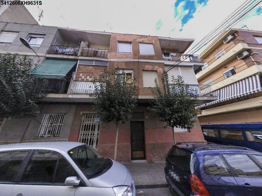 100,00% de Propiedad plena de URBANA: Vivienda tipo A, en la planta segunda, a la derecha subiendo por la escalera de acceso a la misma, con todas la dependencias que la integran; tiene una superficie útil de cuarenta y cinco metros cuadrados y linda - Imagen 1
