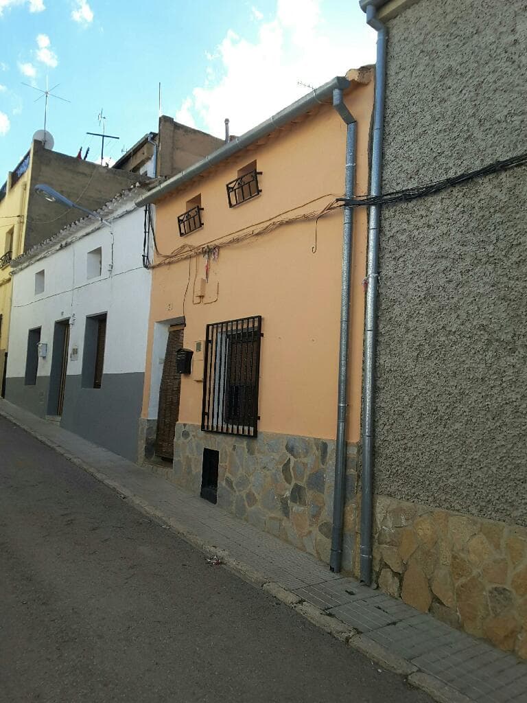 100,00% de Propiedad plena de URBANA, VIVIENDA EN ALPERA, SITUADA EN CL TRANSITO NÚMERO 7, PLANTA BAJA, CON SUPERFICIE CONSTRUIDA DE DE 75 M2; LINDEROS: DERECHA, CASA DE LOS HEREDEROS DE MAGDALENA GARCIA; IZQUIERDA, LA DE JUAN ESTEVE; FONDO, HEREDERO