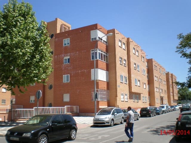 URBANA.- NÚMERO VEINTICUATRO.- Vivienda cuyo acceso se efectúa a través del PORTAL NÚMERO UNO, del edificio CONSTRUIDO, sobre el solar denominado Bloque III, del Proyecto de Compensación de la Unidad de Ejecución número 13 "CAMINO DE LA RESINERA", DE - Imagen 1