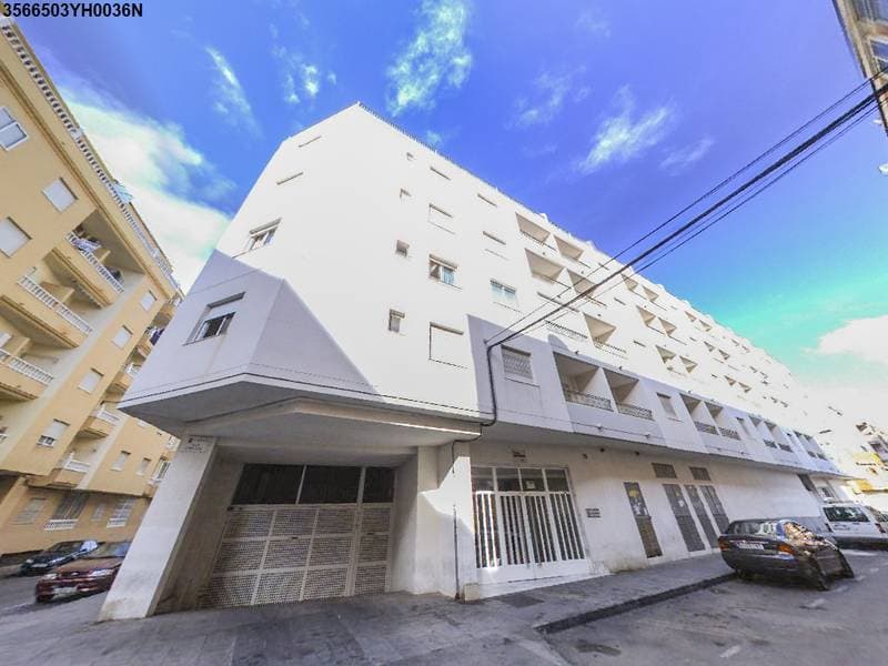 100,00% de Propiedad plena de URBANA.- CIENTO SESENTA Y TRES.- En Torrevieja, edificio denominado RESIDENCIAL EL MOLINO - ARTEMISA, que comprende la manzana delimitada por las calles Bazan, San Emigdio y Maldonado y la Plaza del Molino. Vivienda tipo - Imagen 1
