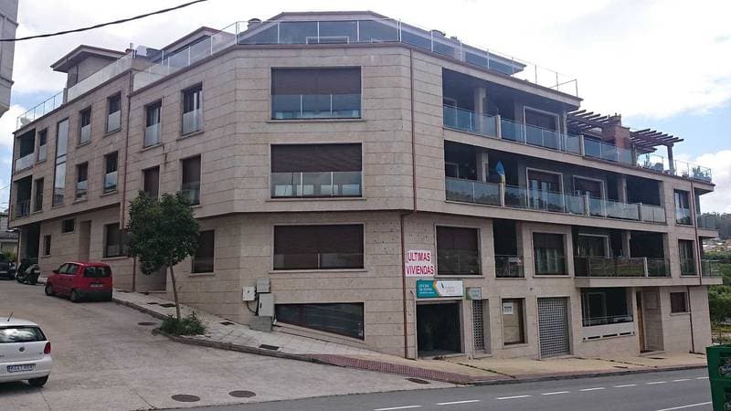 DESCRIPCIÓN DE LA FINCA.-URBANA.-FINCA NÚMERO TREINTA Y TRES.-PORTAL UNO.-PISO PRIMERO LETRA A.-Vivienda en planta baja con acceso por escaleras y ascensor desde el portaluno con frente a la calle sita al Norte del edificio sito en el Lugar deSoage, - Imagen 1