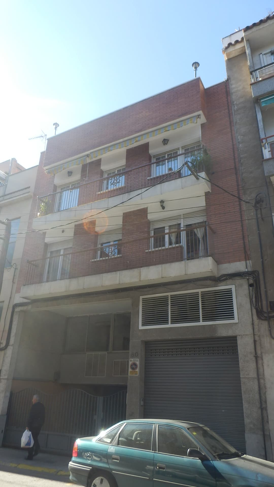 LOCAL de negocio en parte de planta baja y altillo en Santa Coloma de Gramenet, calle Pompeu Fabra, número 80