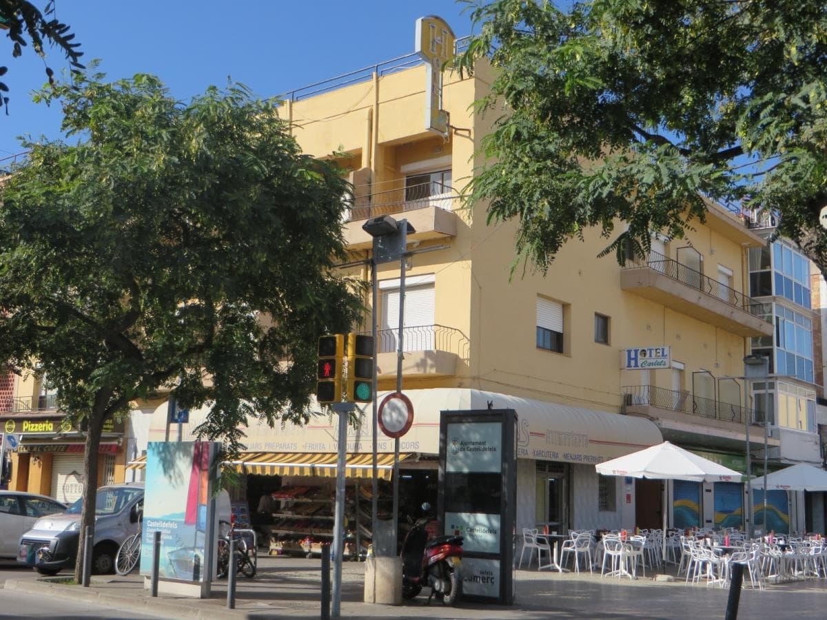 ¿CASA en término de Castelldefels, paraje ¿Fondo Solera¿ y también ¿Pineda¿, con frente al Paseo Marítimo y al camino que va de la carretera de Barcelona a Santa Cruz de Calafell a la Avenida de los Baños, 11 de Castelldefels, hoy tiene su frente al - Imagen 1