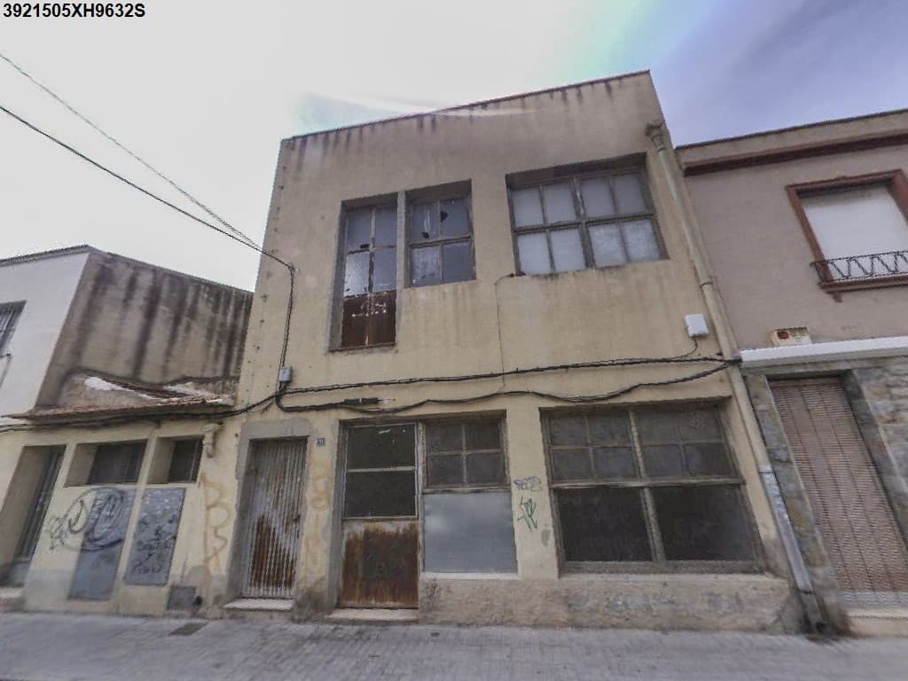 100,00% de Propiedad plena de URBANA.- Un edificio destinado a fábrica, sito en Petrer, Calle Sax número once de policía, que consta de planta baja, que tiene una superficie de doscientos cuarenta y siete metros ochenta y seis decímetros cuadrados, c - Imagen 1