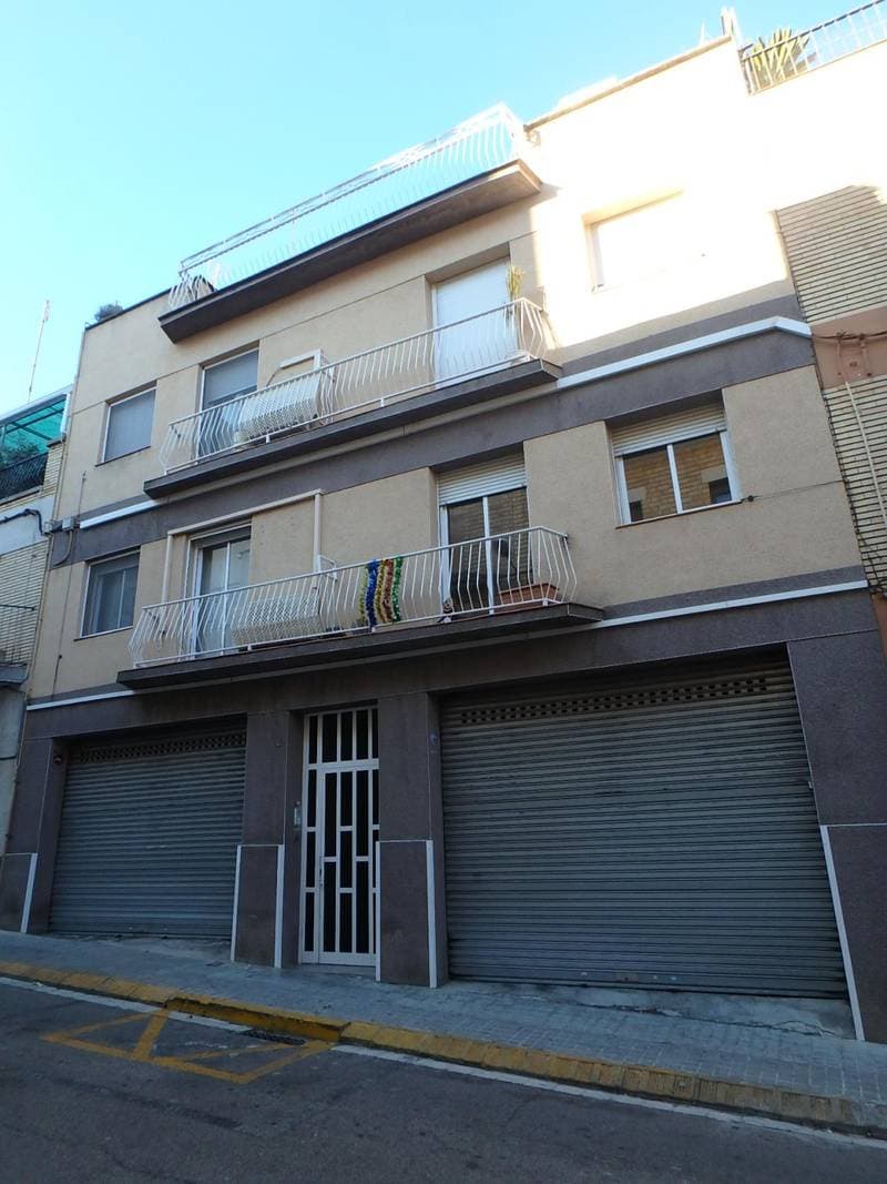 URBANA.- LOCAL NÚMERO SEIS. Destinado a vivienda, está situado en la Segunda planta alta de la casa número 4 de la Calle Sant Jordi, del término municipal de Santa Margarida de Montbui; ocupa el lado derecho visto desde la expresada calle; su puerta - Imagen 1