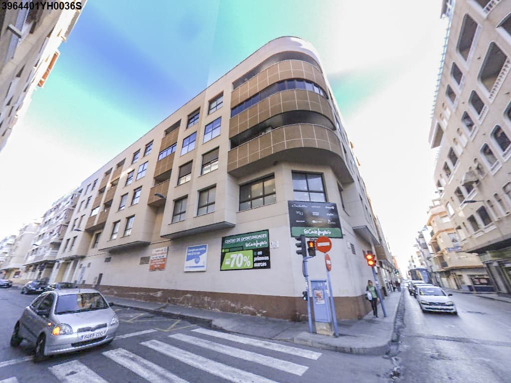 Finca 1/125727. Registro Propiedad 2 Torrevieja. La hipoteca que se ejecuta es la correspondiente a la inscripción 4ª, subrogada por la 7ª. - Imagen 1