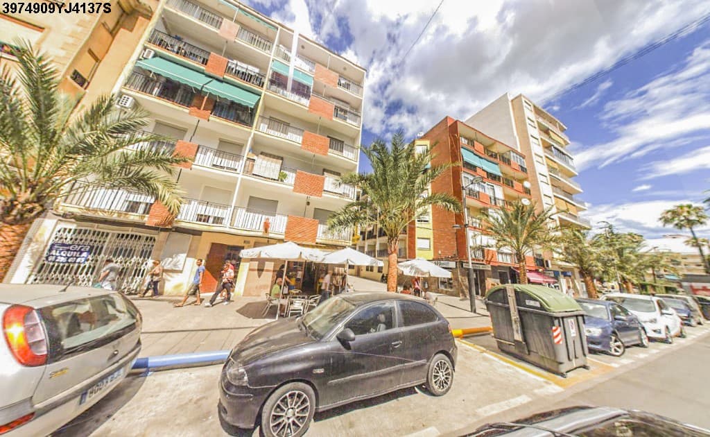 URBANA: NÚMERO TREINTA Y CINCO.- VIVIENDA situada en planta alta quinta, del edificio en Gandía, Avenida República Argentina, número sesenta y cinco; puerta señalada con el número once.