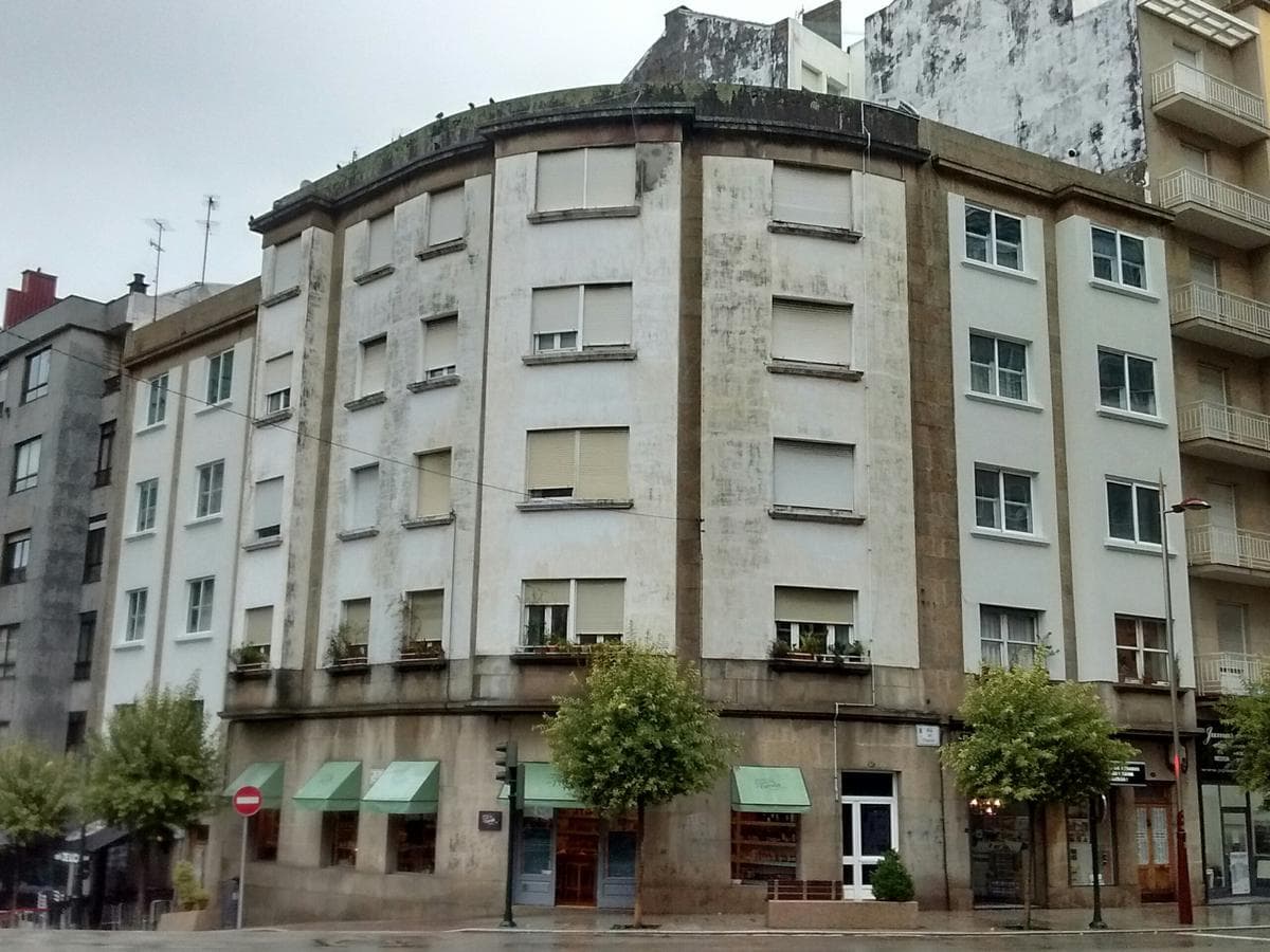 Piso primero, destinado a vivienda, del edificio número noventa y uno, hoy ochenta y tres, de la Avenida de Pizarro, de la ciudad de Vigo. Finca nº 22.037 del Rº de la Propiedad nº 1 de Vigo. - Imagen 1