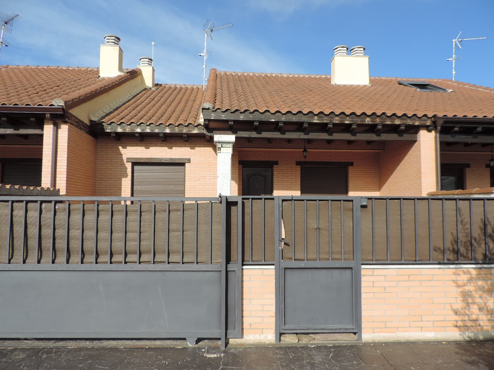 URBANA.- PARCELA DE TERRENO IDENTIFICADA con el número CUATROCIENTOS SETENTA Y NUEVE, ubicada en la zona "M4" del Sector W9 del Plan Parcial de Ordenación Urbana de la Unidad Residencial Monte de la Rad, en término municipal de Galindo y Perahuy-Sala - Imagen 1