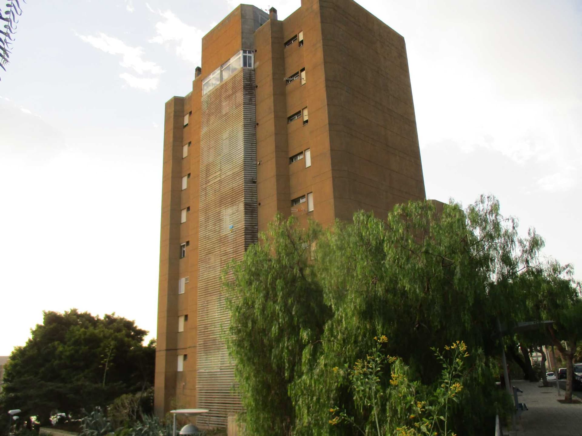 Vivienda Nº28, 6-B, tipo 3.1, situada en la planta sexta, de Bloque 2-G, sobre la parcela número Diez y Seis, del Sector V del Polígono de Ofra, término municipal de Santa Cruz de Tenerife, Distrito Hipotecario de La Laguna, en el Grupo denominado ¿C - Imagen 1