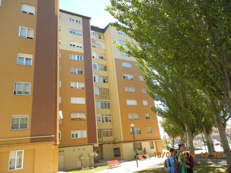 VIVIENDA SITA EN LA URBANIZACION VIRGEN DEL MILAGRO Nº 18, 7º D - 34190 (CIUDAD JARDIN) VILLAMURIEL DE CERRATO
