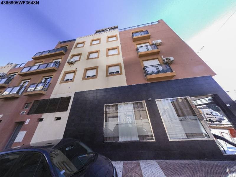 FINCA URBANA - Vivienda tipo A, en la segunda planta. Tiene una uperficie construida de ochenta y ocho metros y setenta decímetros cuadrados y útil de setenta y siete metros y ochenta decímetros cuadrados, y construida incluida su parte proporcional - Imagen 1