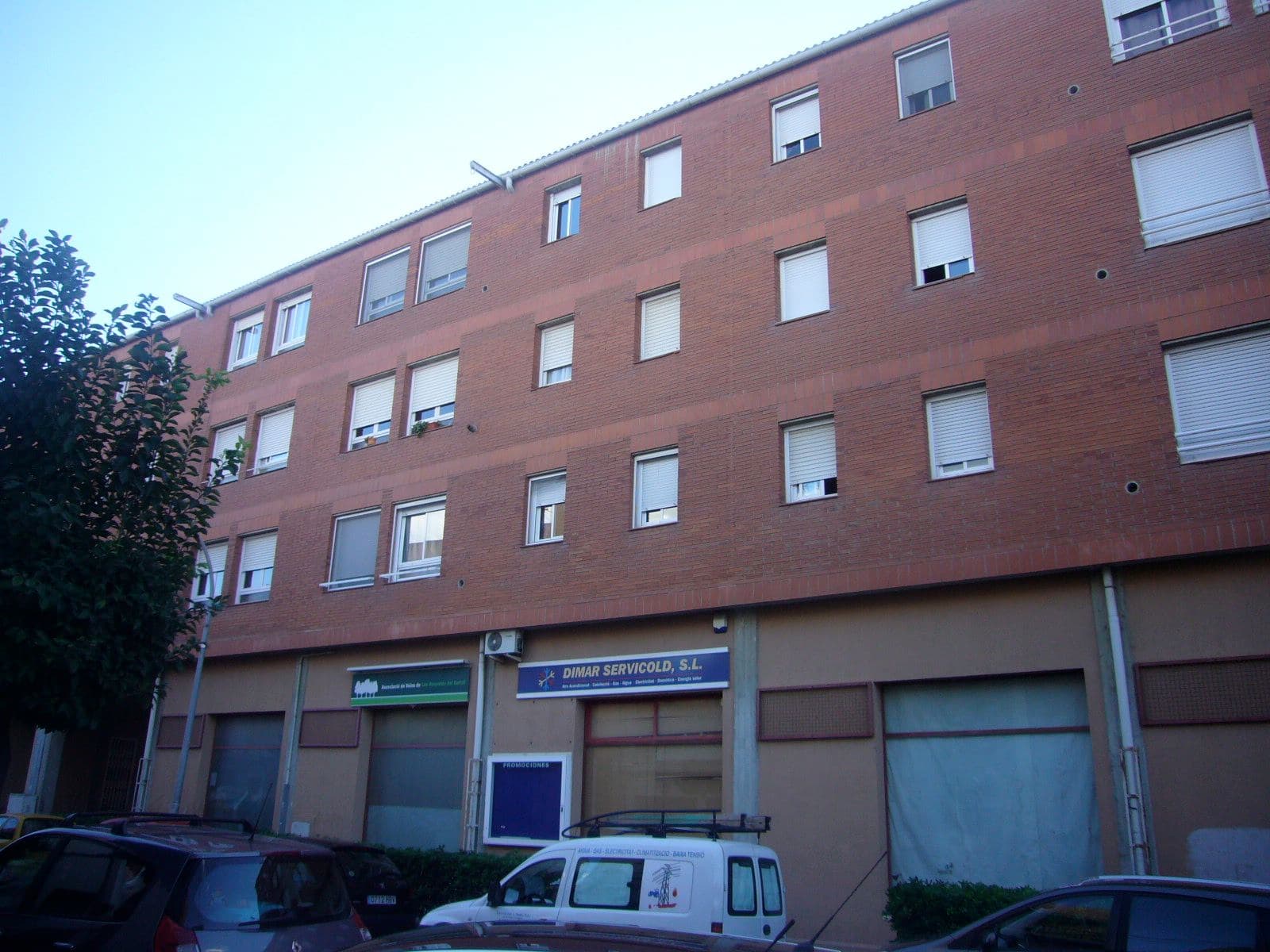 URBANA: Entidad número quince. Vivienda, de la tercera planta alta del cuepo del edificio delantero, segunda puerta, o de la derecha, visto éste desde la calle, de la casa números nueve y once de la Calle gaudí del barrio de Les Roquetes en el términ - Imagen 1